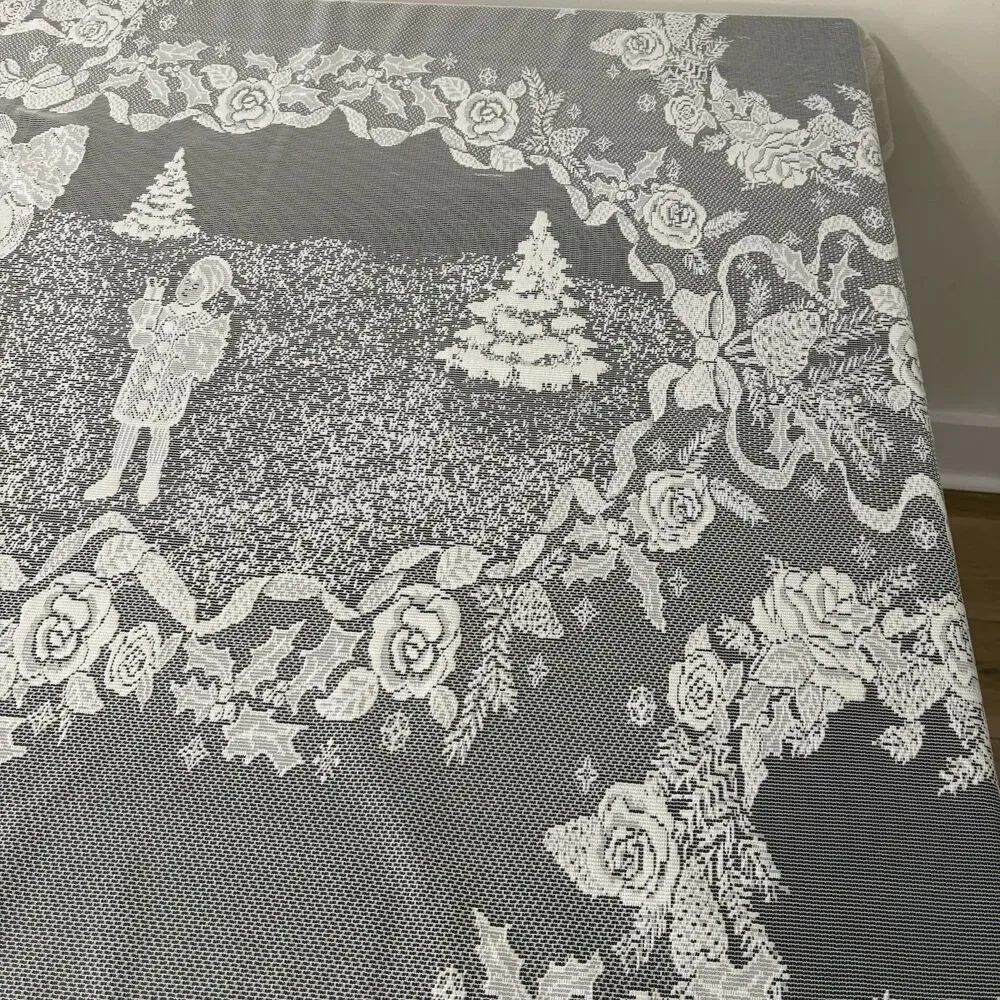 Vintage Old World Santa Christmas Lace Tablecloth 60 “x 84” Oblong